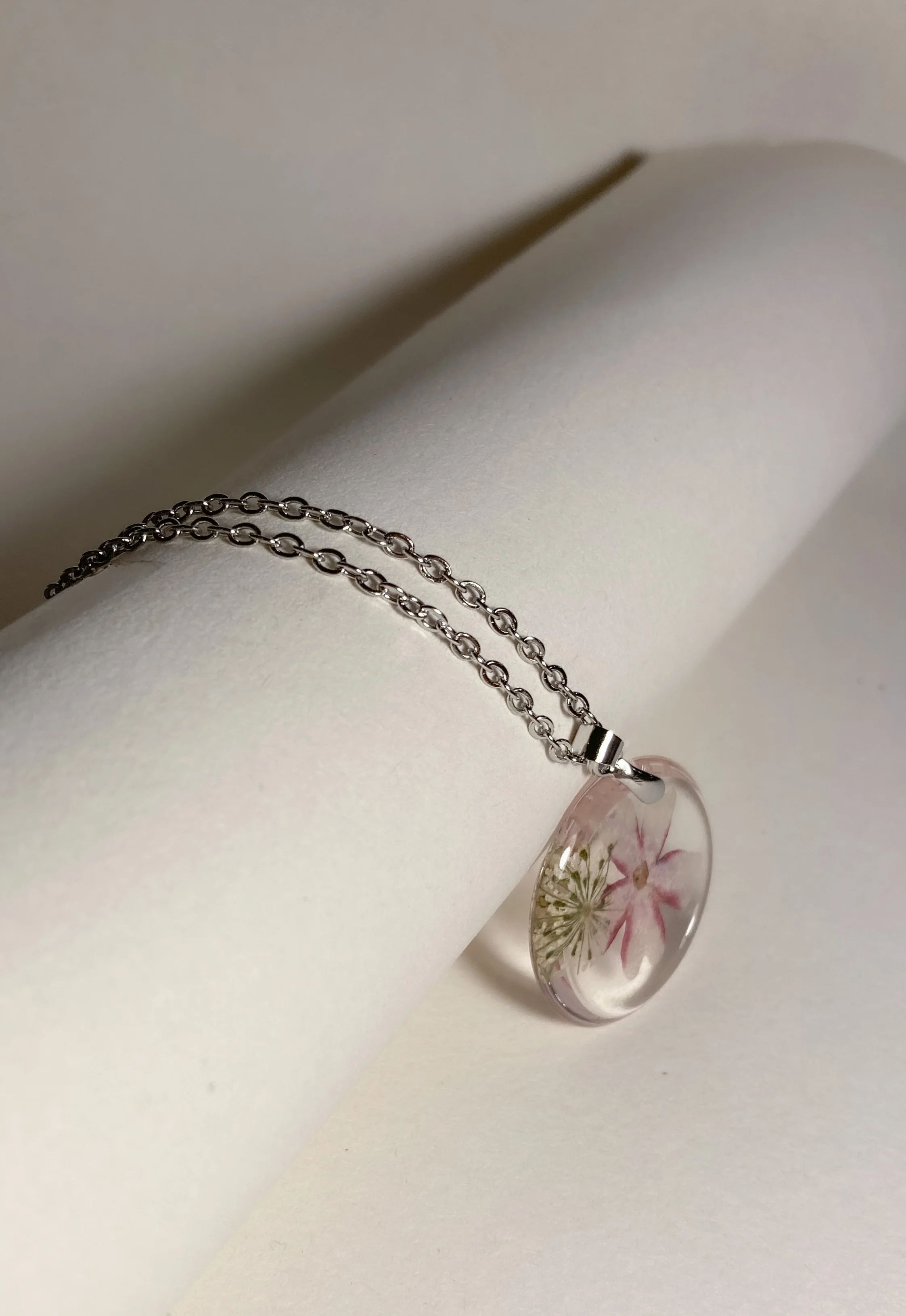 Pressed flower necklace - Pink Flower arrangements - Image 4